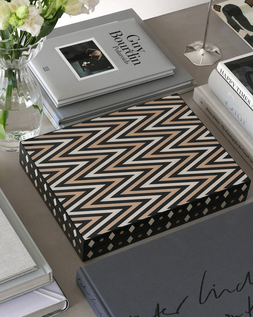 Lacquered Backgammon, Black