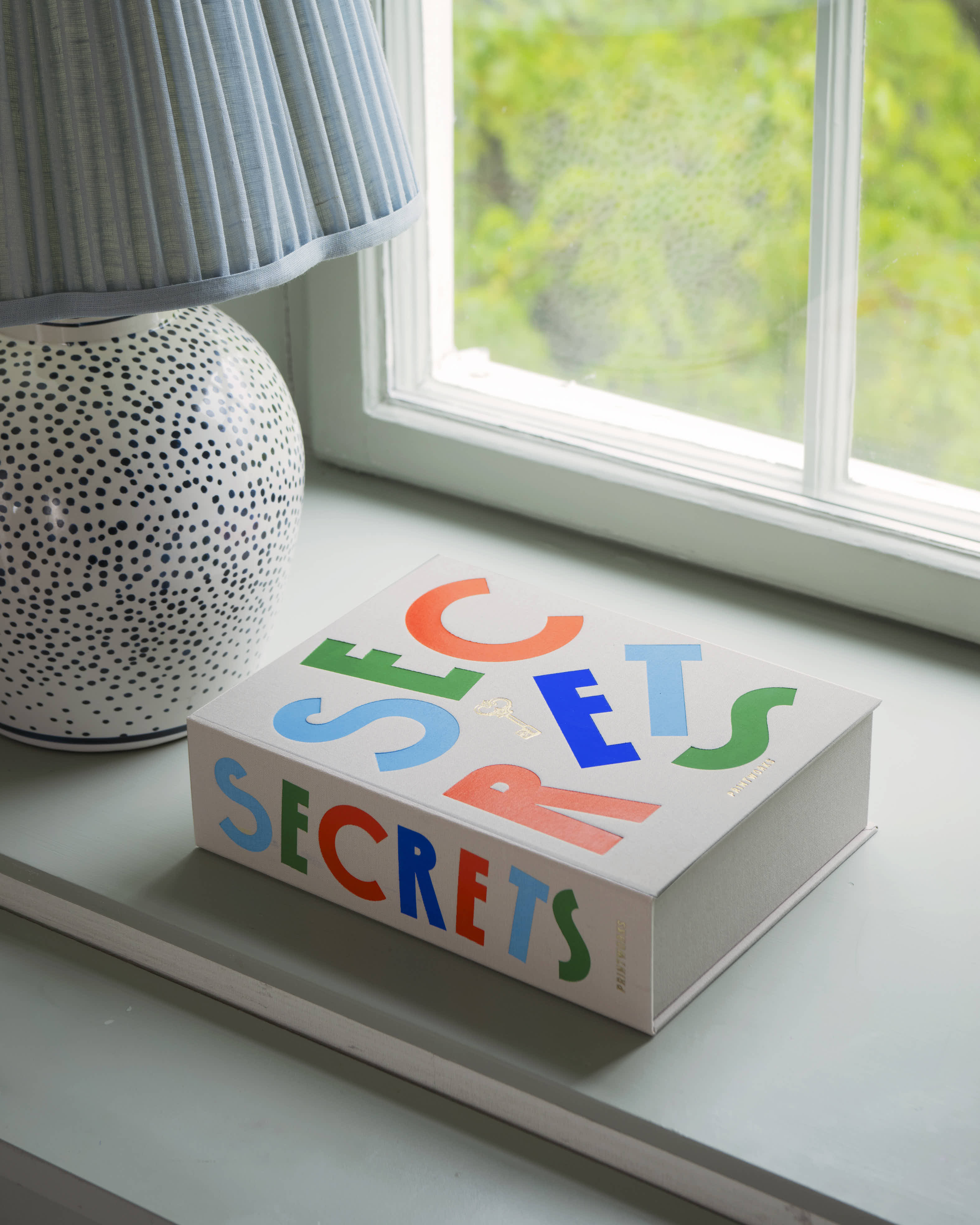 Secrets, Junior