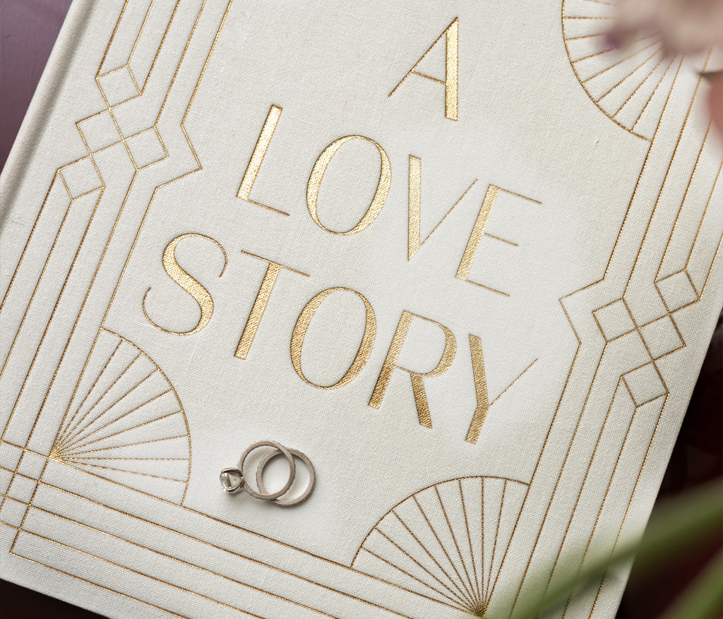 Hochzeitsalbum 'A Love Story' – XL, Goldprägung, Mit 30 Cremeweißen Fotoseiten